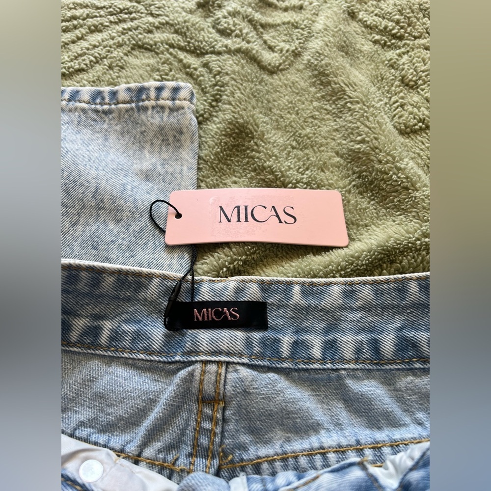 Micas Solid Cut Out Ripped Jeans in Light Wash Blue, size Small, NWT! - Picture 5 of 11